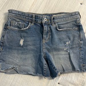 Pilcro by Anthropologie slim boyfriend Jean shorts 26